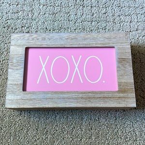 Brand New Rae Dunn Valentine XOXO Sign
